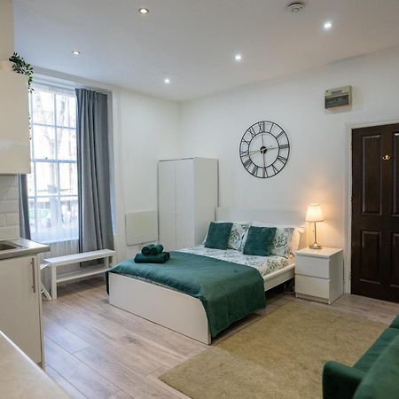Beautiful Studio Flat In Hackney Next To Overground Station Лондон Экстерьер фото