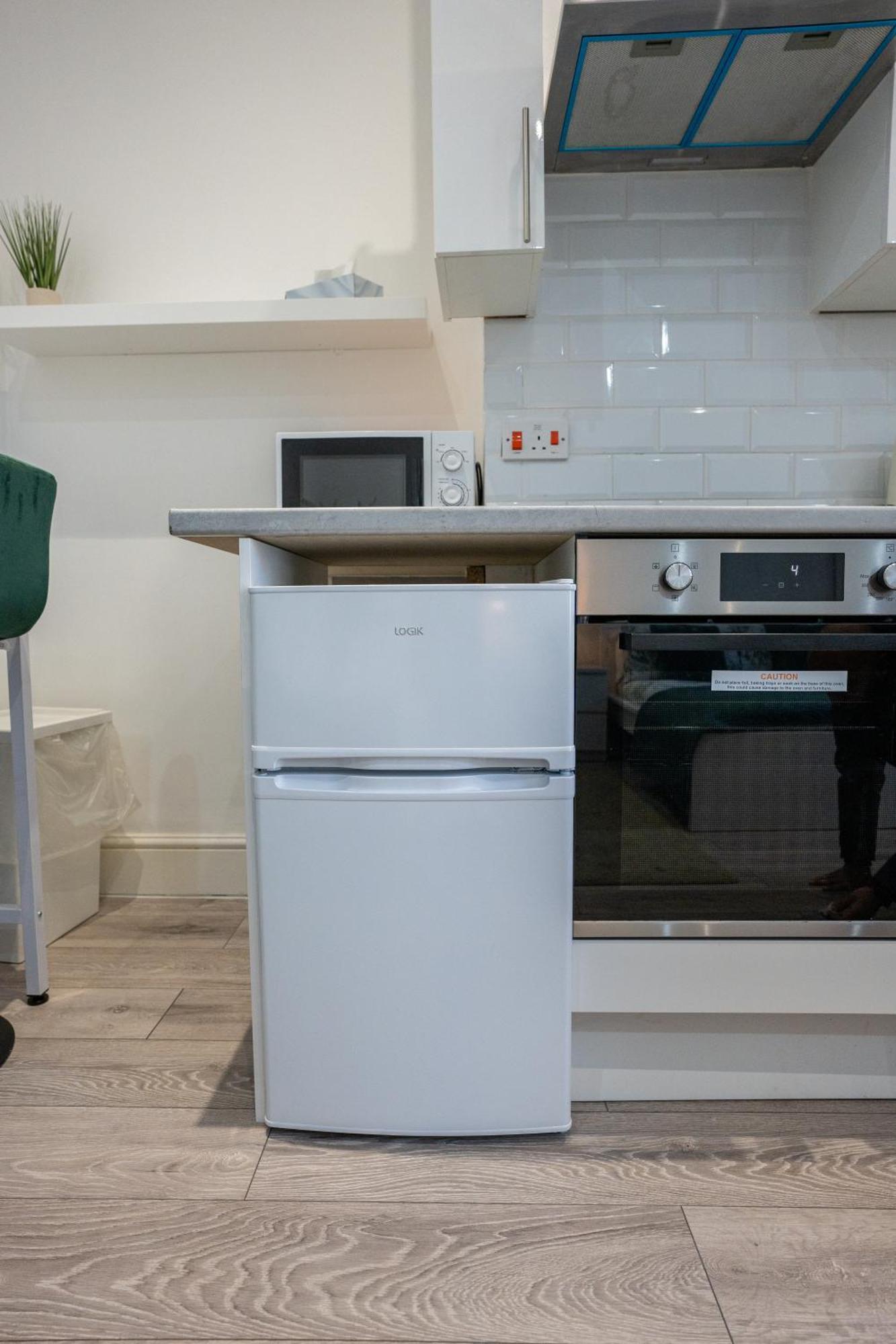 Beautiful Studio Flat In Hackney Next To Overground Station Лондон Экстерьер фото