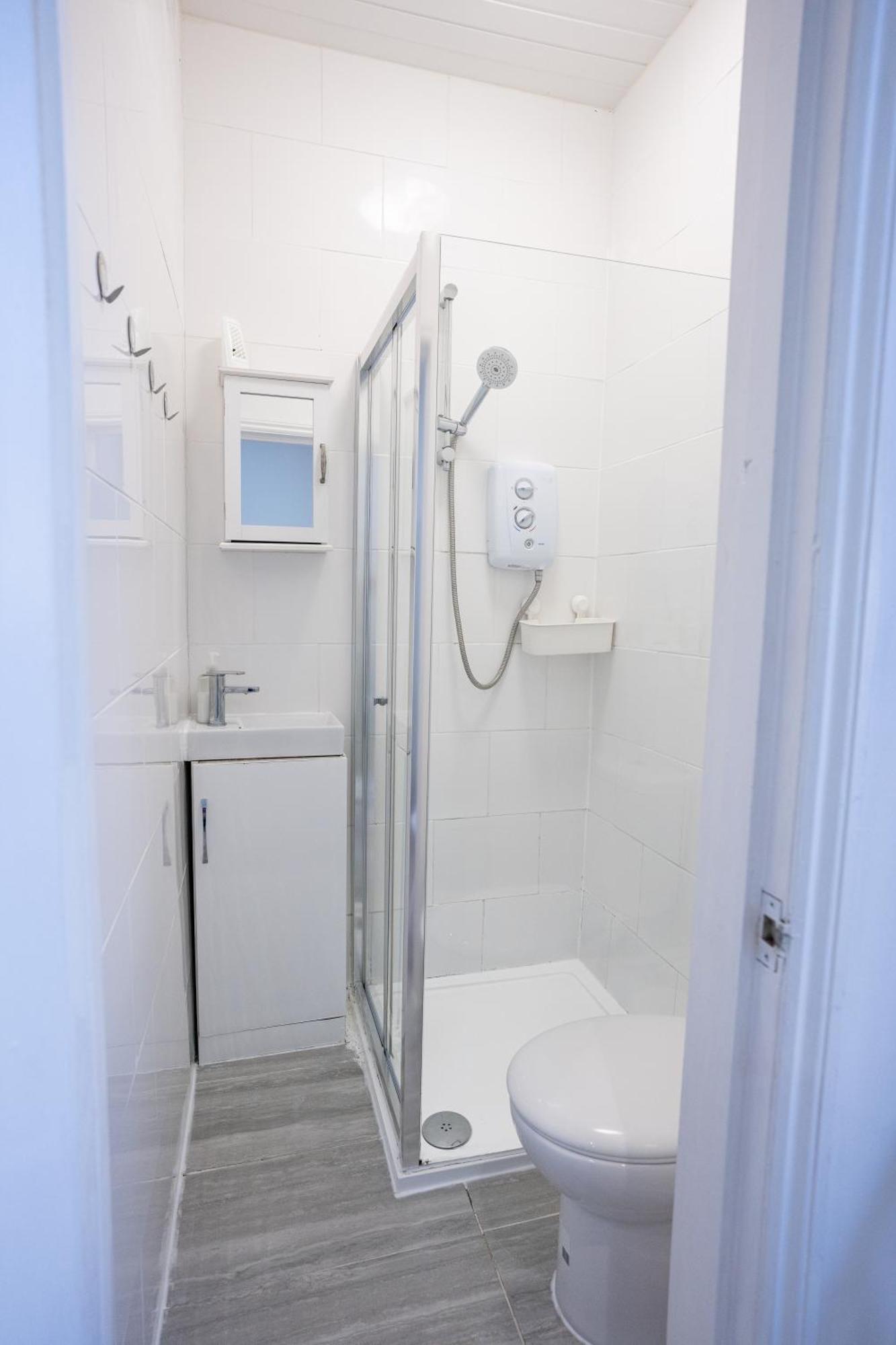Beautiful Studio Flat In Hackney Next To Overground Station Лондон Экстерьер фото