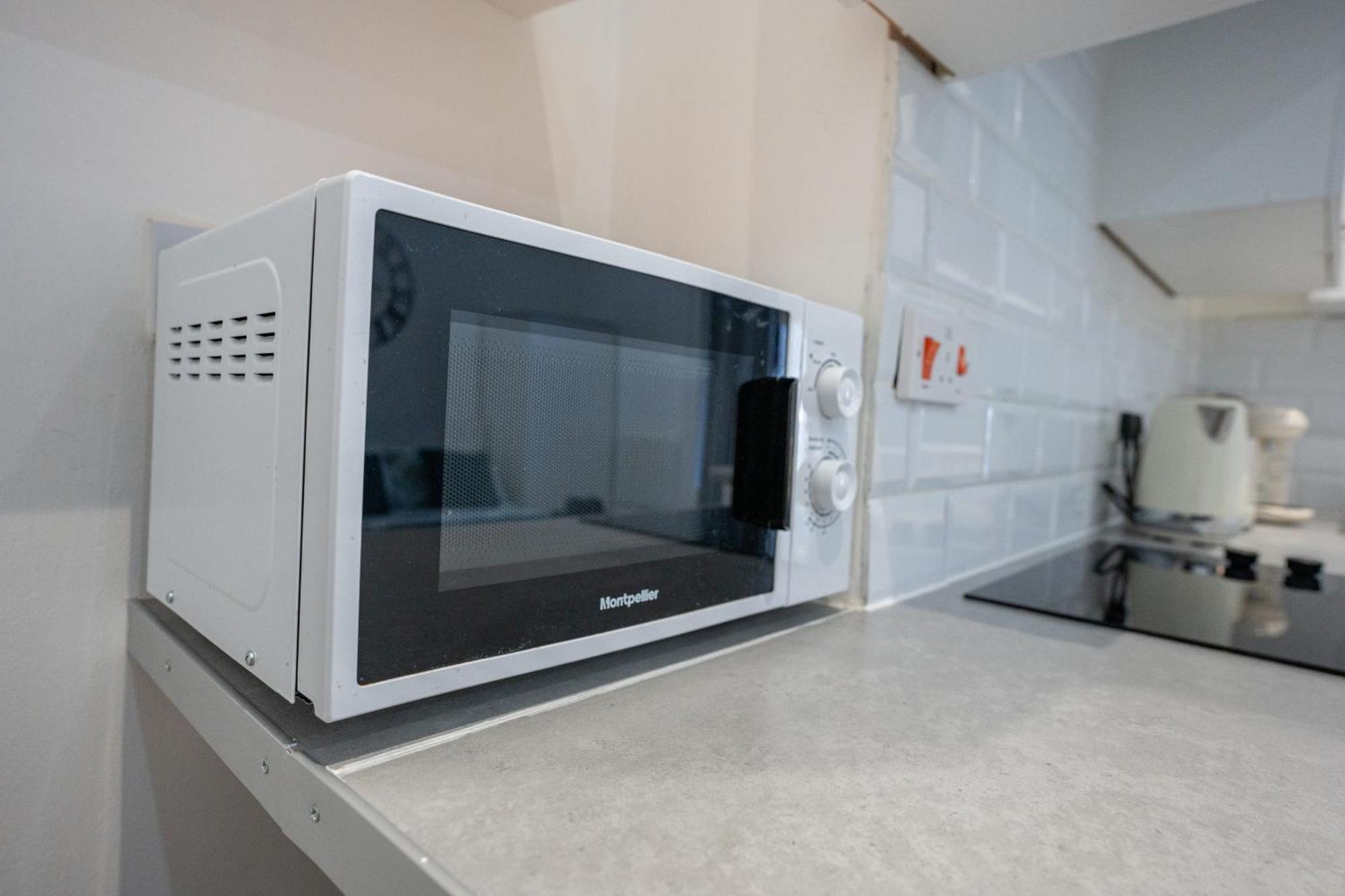 Beautiful Studio Flat In Hackney Next To Overground Station Лондон Экстерьер фото