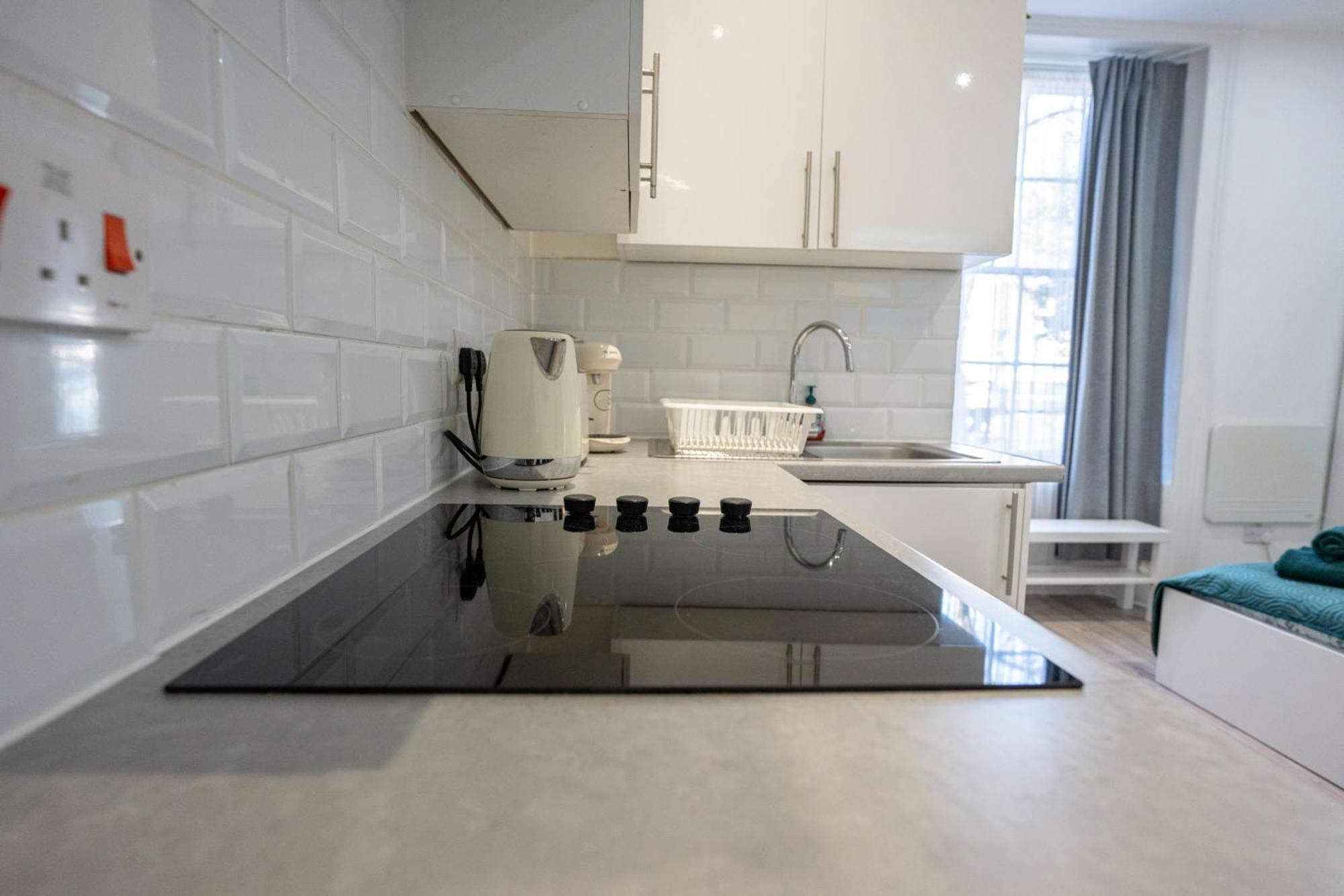 Beautiful Studio Flat In Hackney Next To Overground Station Лондон Экстерьер фото