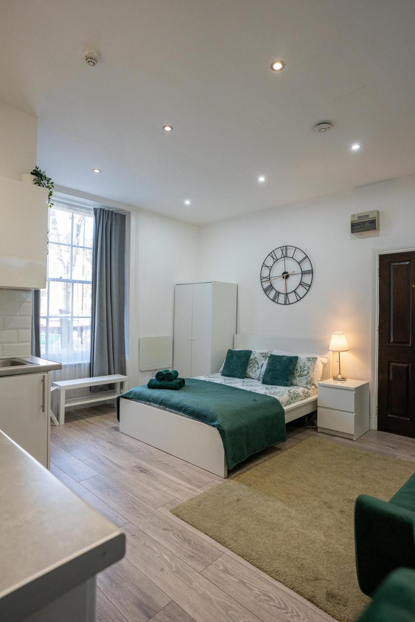 Beautiful Studio Flat In Hackney Next To Overground Station Лондон Экстерьер фото