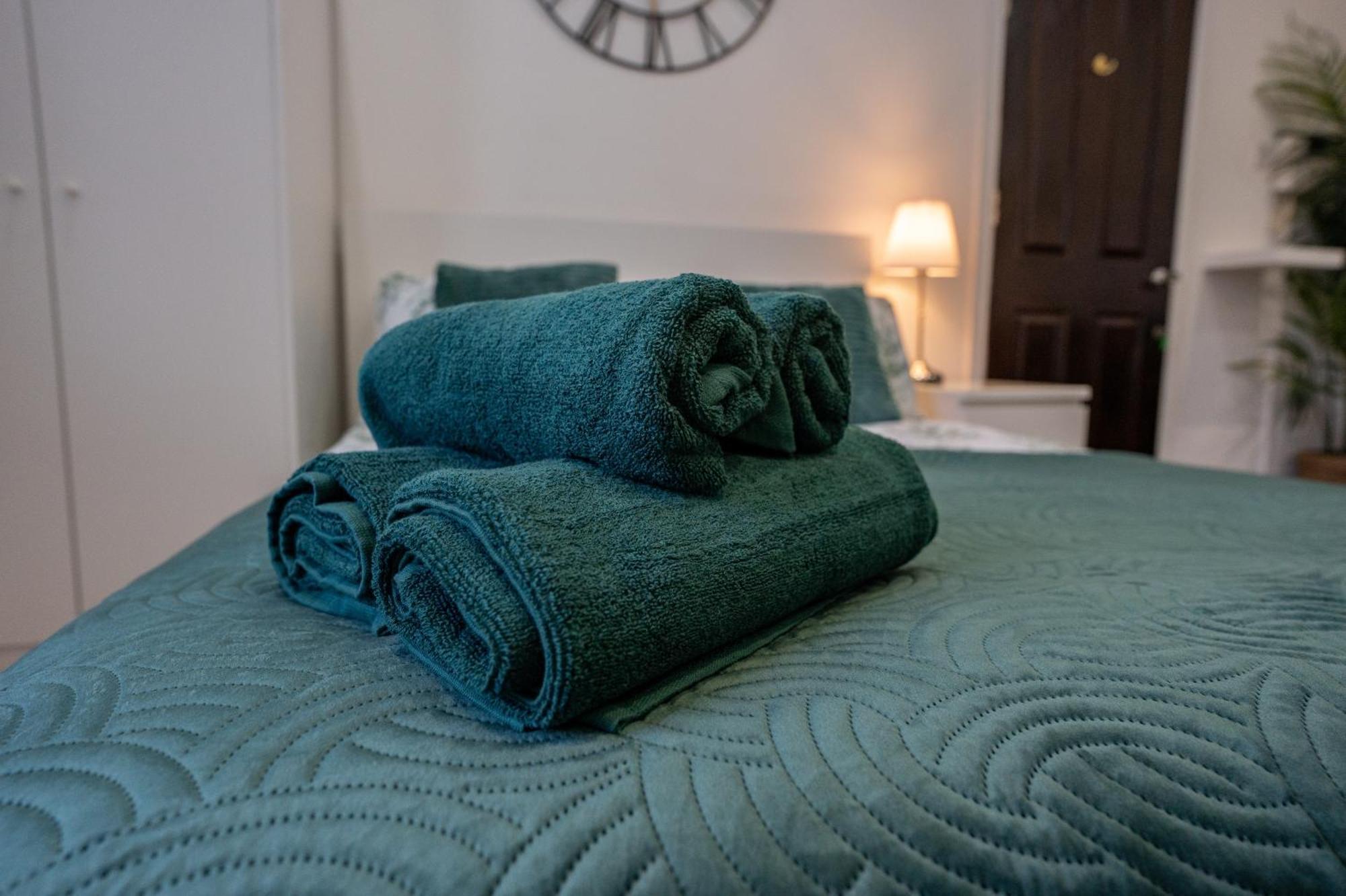 Beautiful Studio Flat In Hackney Next To Overground Station Лондон Экстерьер фото