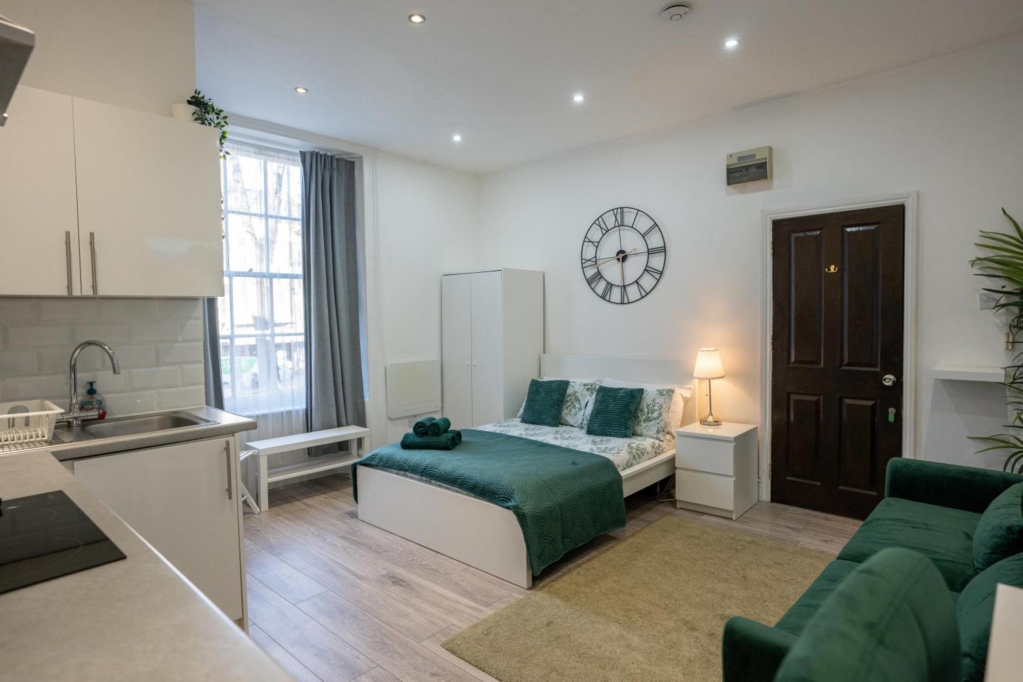 Beautiful Studio Flat In Hackney Next To Overground Station Лондон Экстерьер фото